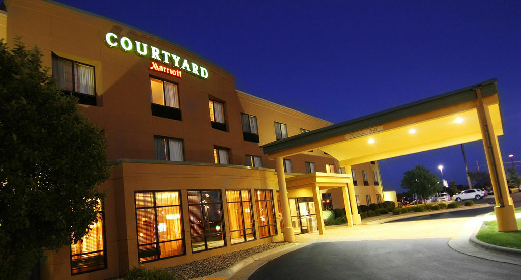 Courtyard Fargo Moorhead, Mn Hotel Exterior photo